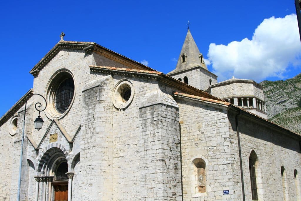 https://dignois.fr/Sisteron-cathedrale/