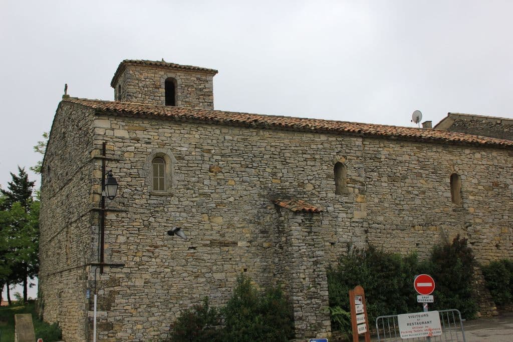 https://dignois.fr/Montfuron-paroisse/