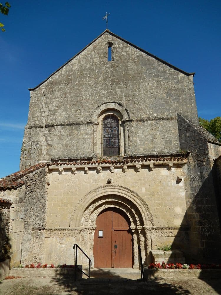 17_Lozay_Église_Saint-Pierre Wikicommons KiwiNeko14.jpg
