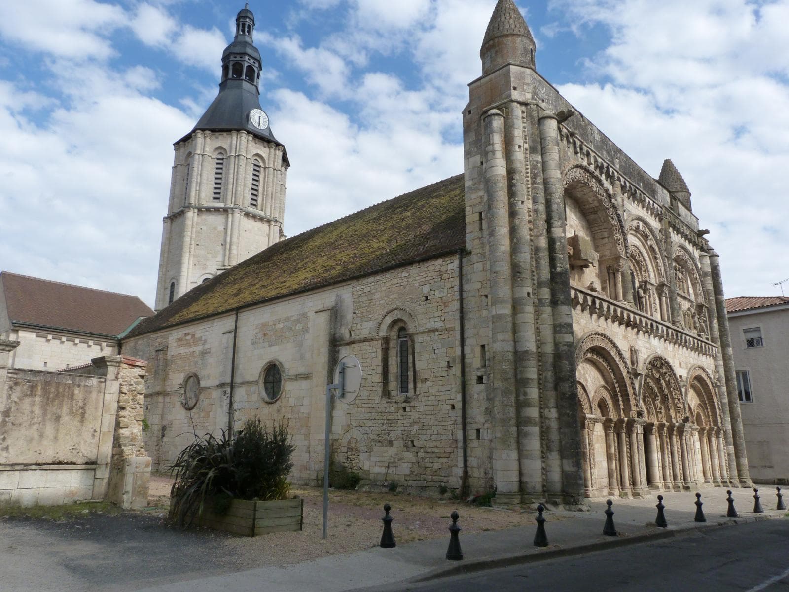 Civray - Église prieurale Saint-Nicolas