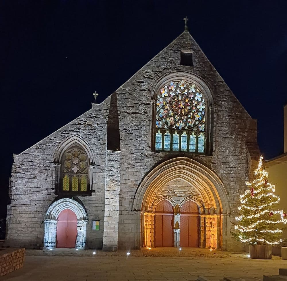 29120 PONT LABBE parvis nuit NDC port 12-12-24 (11).jpg