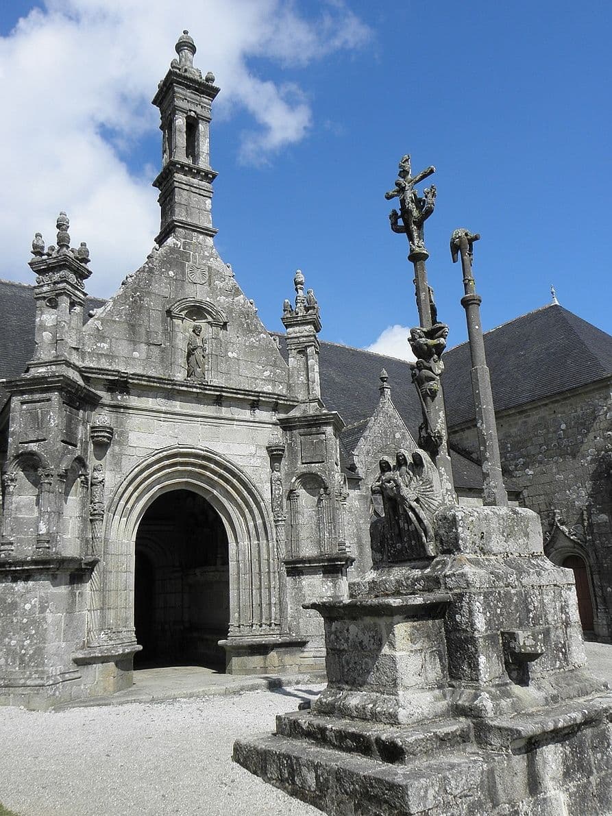 29190 Brasparts_(29)_Enclos_paroissial_Église_Extérieur_12 WIKI GO69.jpg