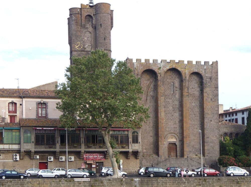 34300 agde-herault-la-cathedrale---26_8509187229_oFLICKR ROGER KOSEPH.jpg