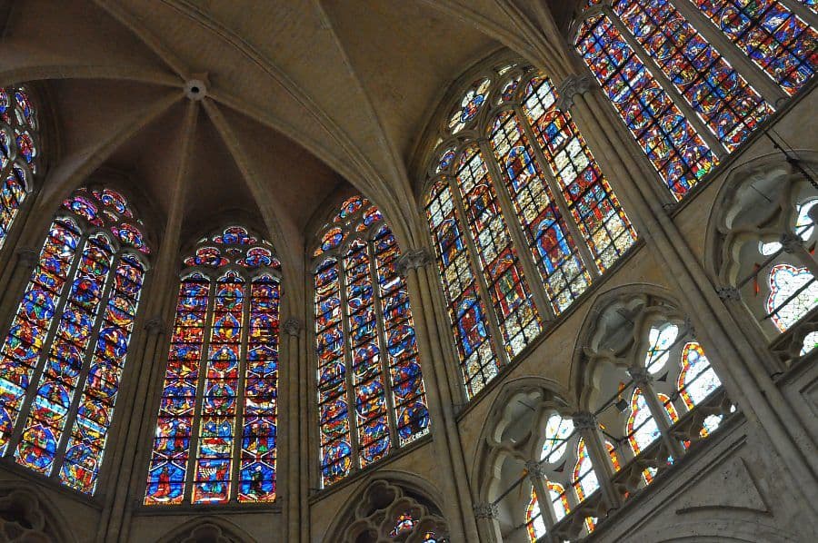 37000 TOURS Cathédrale wiki 01 .jpg