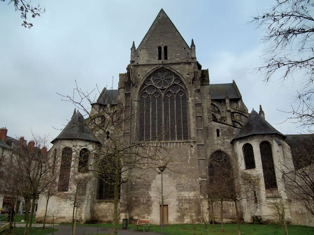 37000 TOURS SAINT JULIEN _ WIKI Alkhimov Maxim.jpg