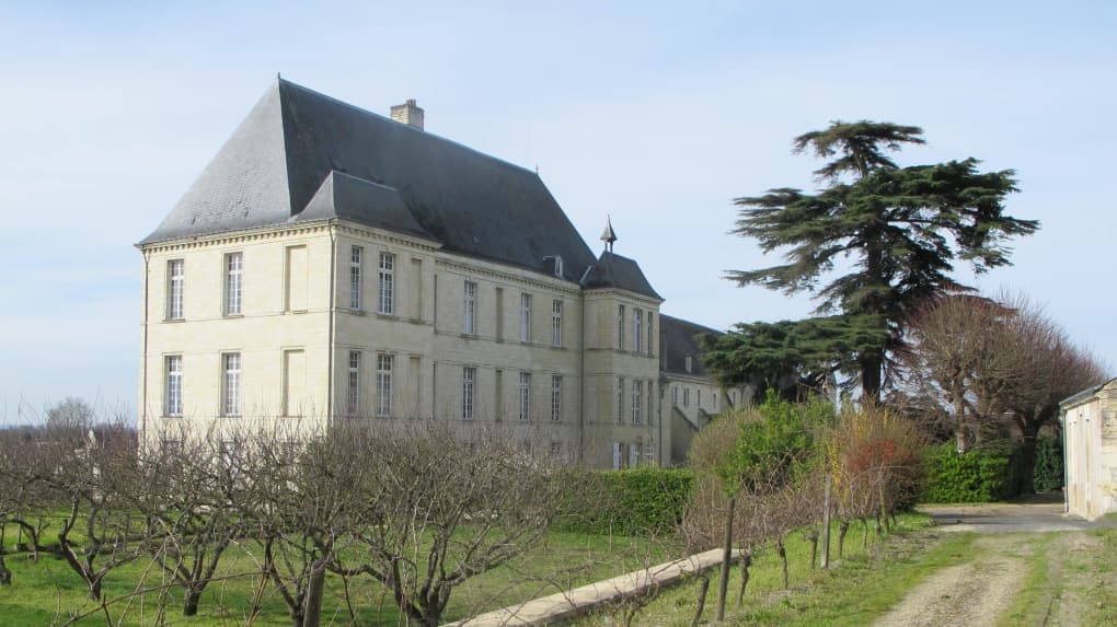 37140 BOURGUEIL Wiki l'abbaye.jpg