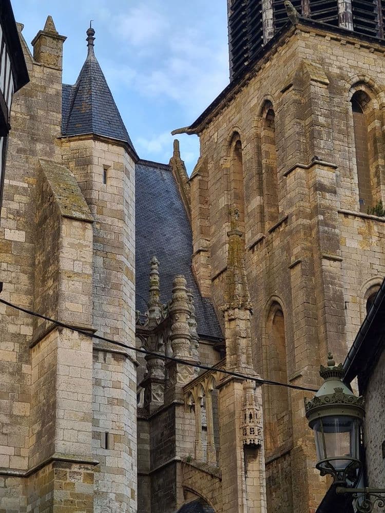 45300 stsalomonstgregoire prtl45 arcboutantsculpte.jpg