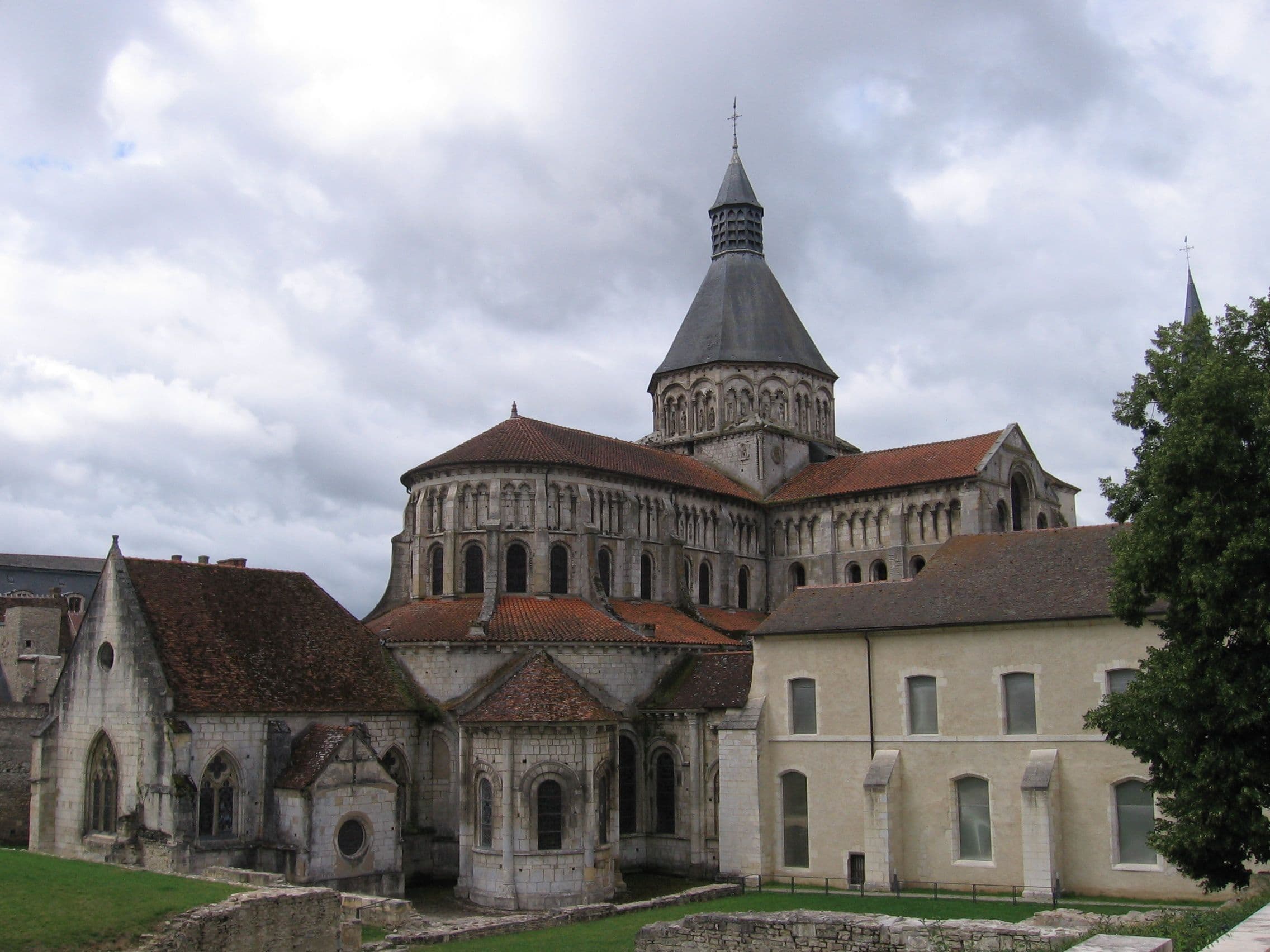 La Charité sur Loire - Église Notre Dame de la Nativité