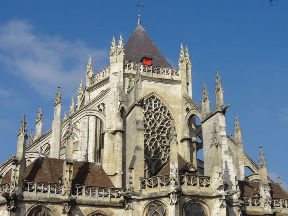 60000 Beauvais_(60),_église_Saint-Étienne,_chevet,_parties_hautes_1WIKI PIERRE POCHADEL .jpeg
