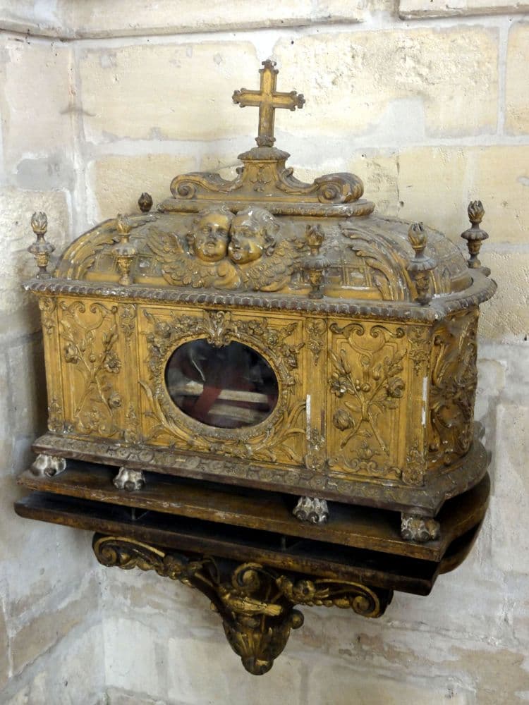 60180 Nogent sr OIseNogent-sur-Oise_(60),_église_Ste-Maure-et-Ste-Brigide,_paire_de_châsses_de_sainte_Maure_et_de_sainte_Brigide_1WIKI PIERRE POSCHADEL.jpg