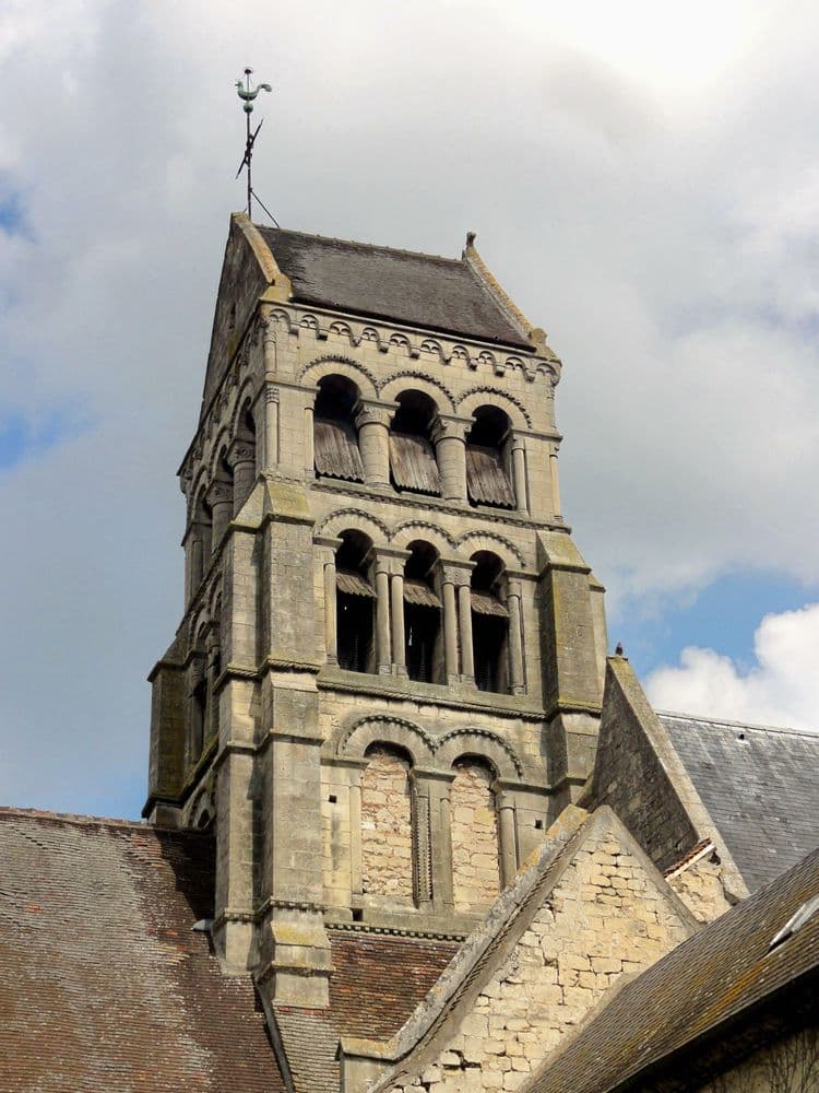 60180 Nogent-sur-Oise Wikicommons P Poschadel église_Ste-Maure-et-Ste-Brigide,_clocher,_côté_sud_1.jpg