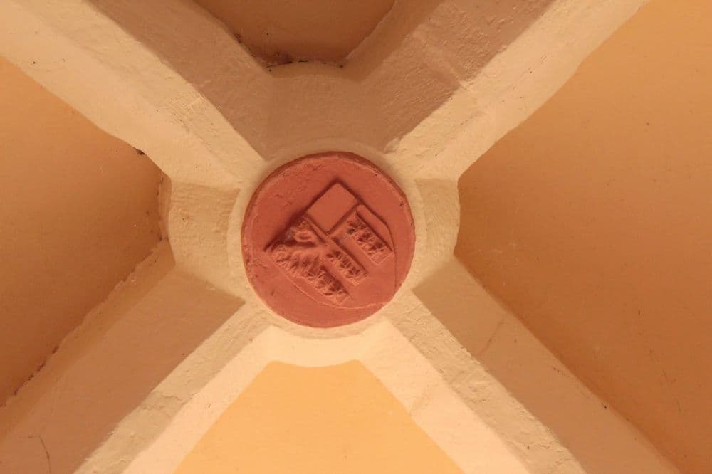 71250 La Vineuse Wikibourgogne sud armoiries.jpg