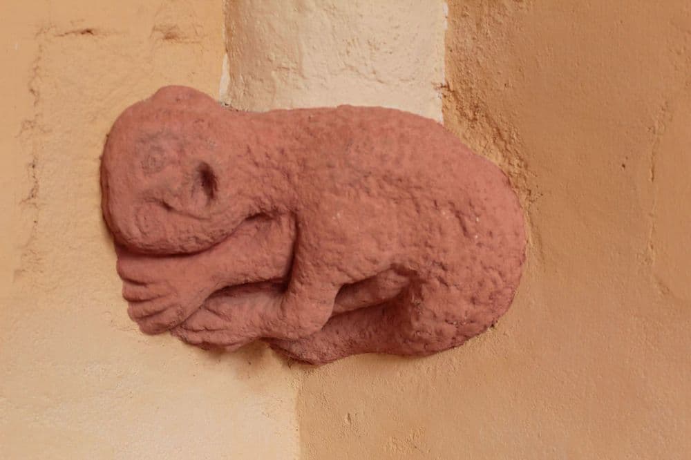 71250 La Vineuse Wikibourgogne sud personnage 3.jpg