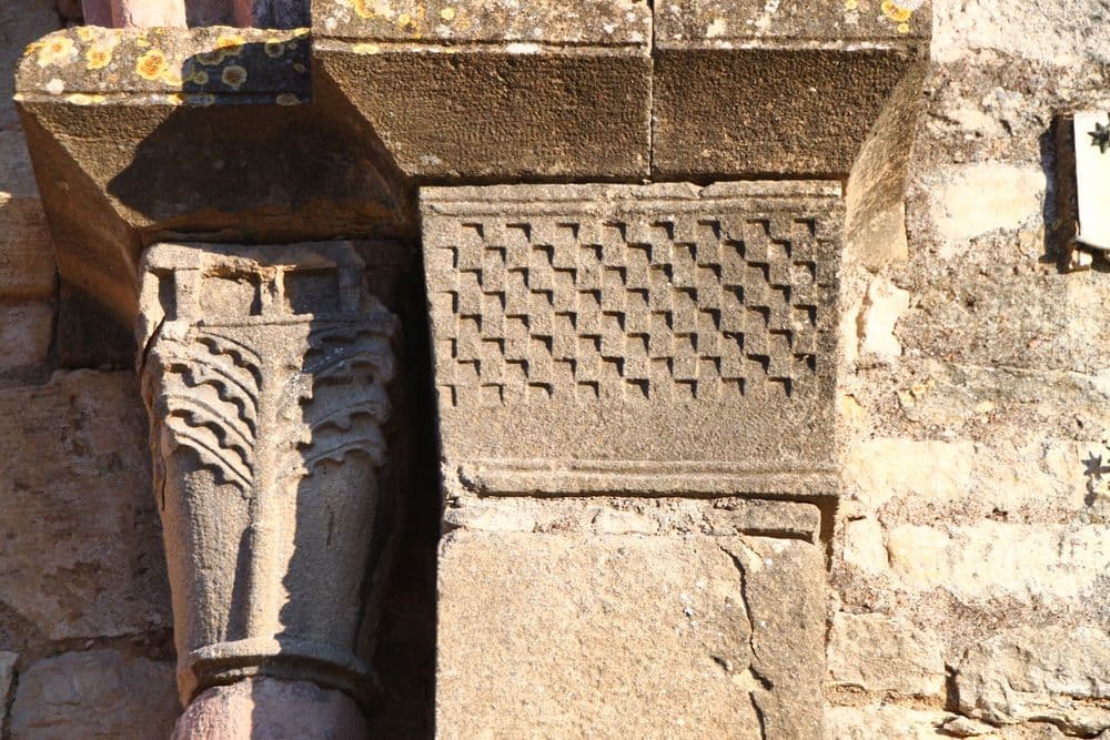 71700 FARGES LES MACON eglise-saint-barthlmy--farges-ls-mcon_16193548074_o  FLICKr KRISTOBALITE .jpg