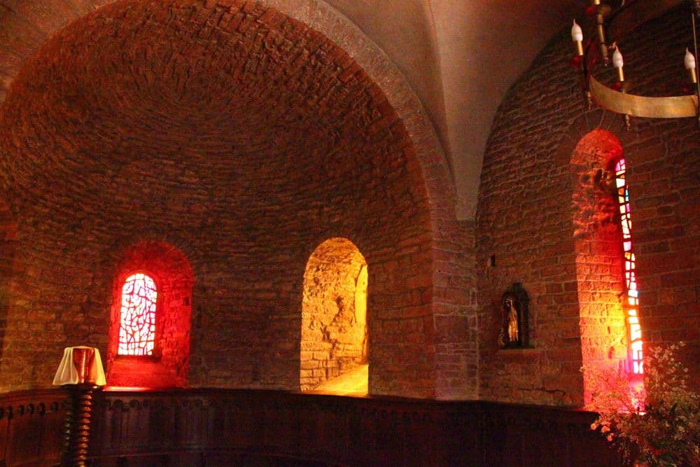 71850 FLICKR KRISTOBALITEeglise-sainte-madeleine--charnay-ls-mcon_16427379268_o.jpeg