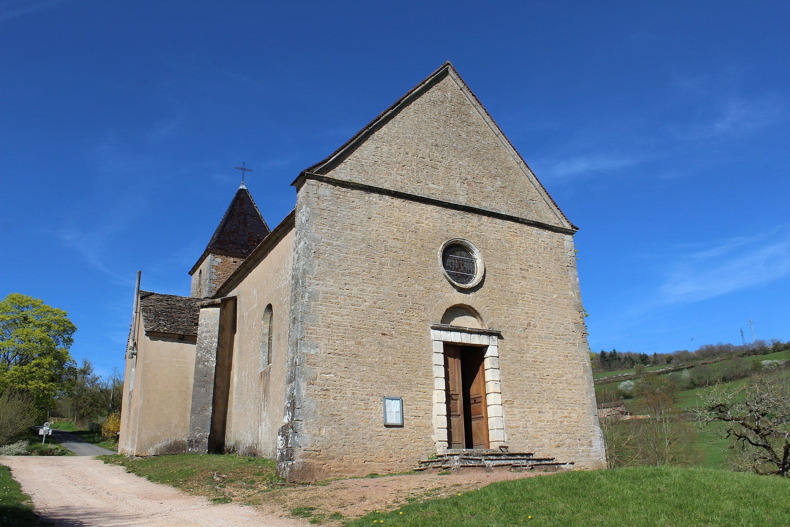 Berzé-le-Chatel - Eglise Saint-Sébastien