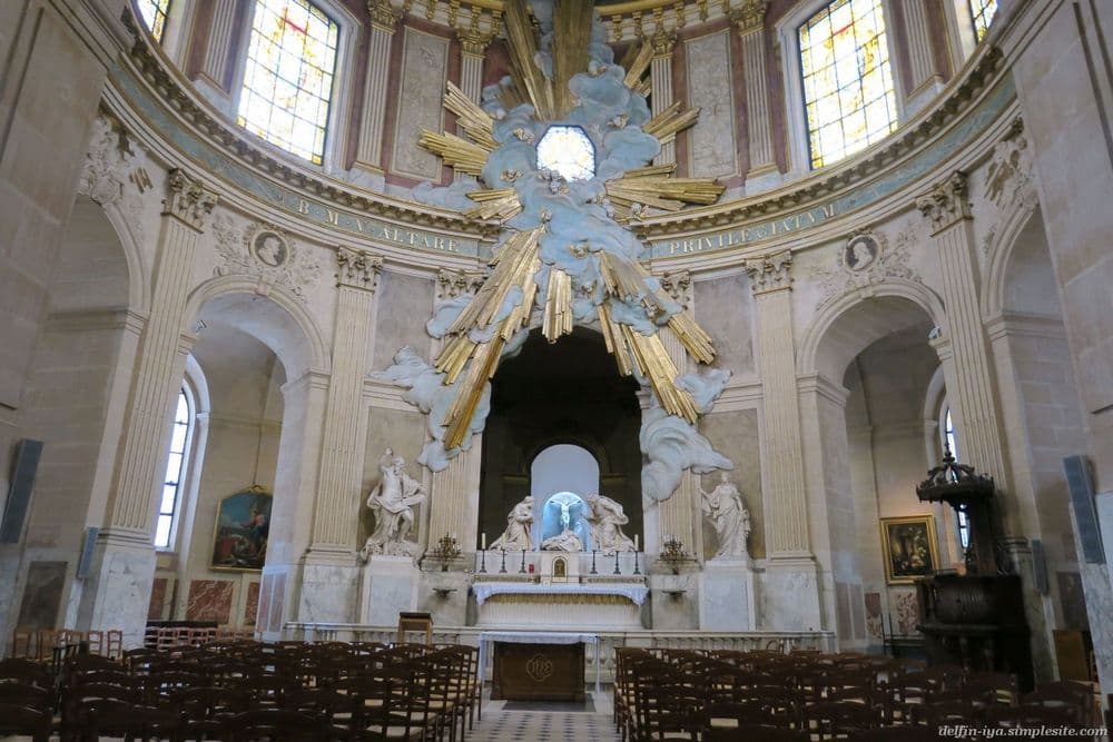 75001 SAINT ROCH IYA DELPFINN FB00038.jpg