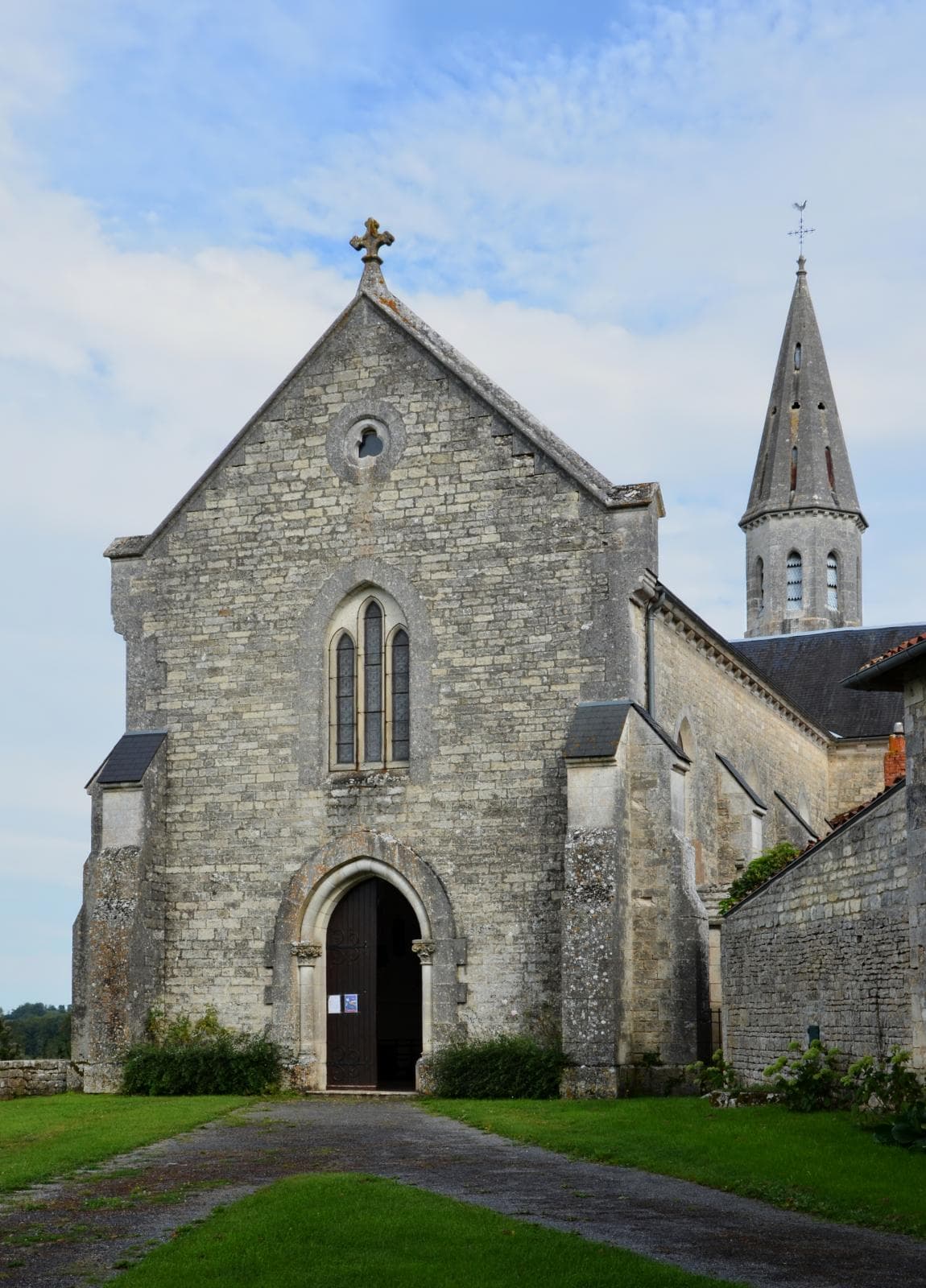 Bioussac - Église Saint-Pierre