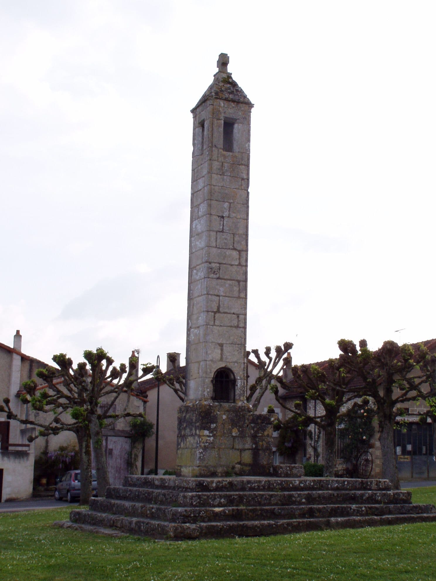 Antigny - Lanterne des morts
